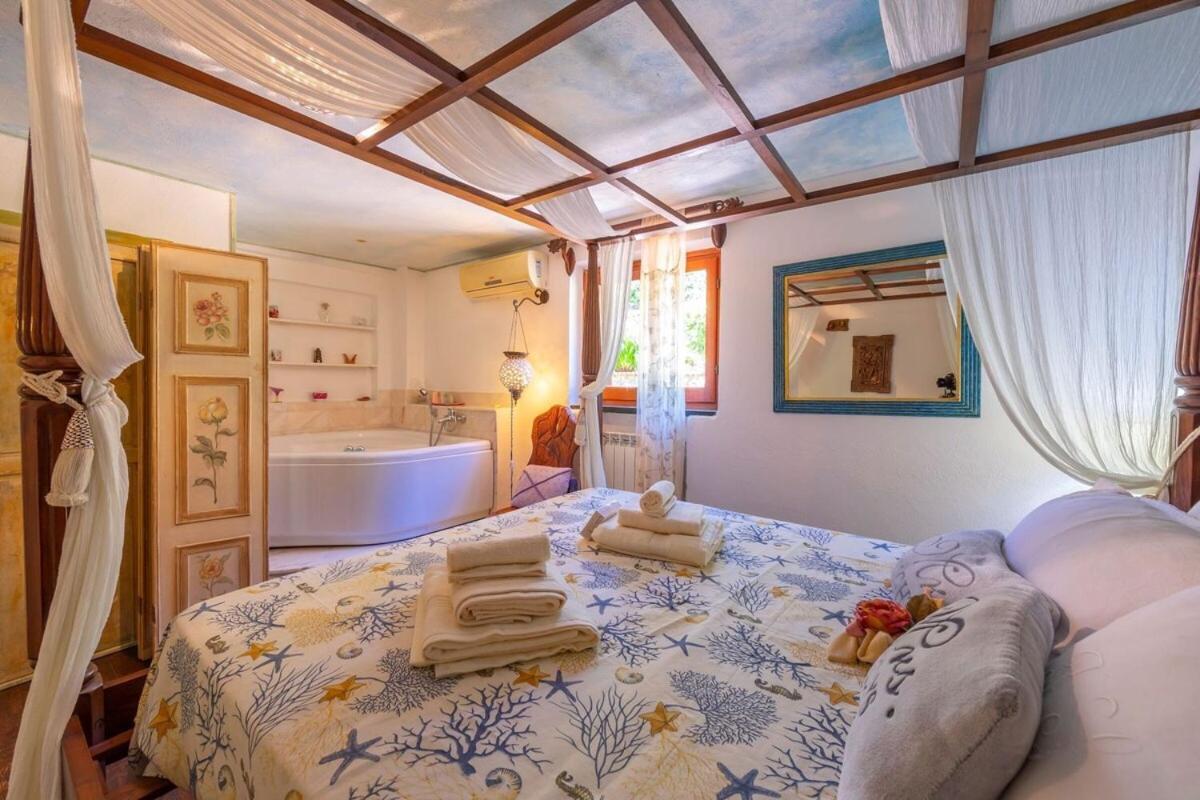 La Casa Fra Gli Ulivi Luxury Apartments With Pool Near Cinque Terre And Tuscany Monte Marcello Exterior photo