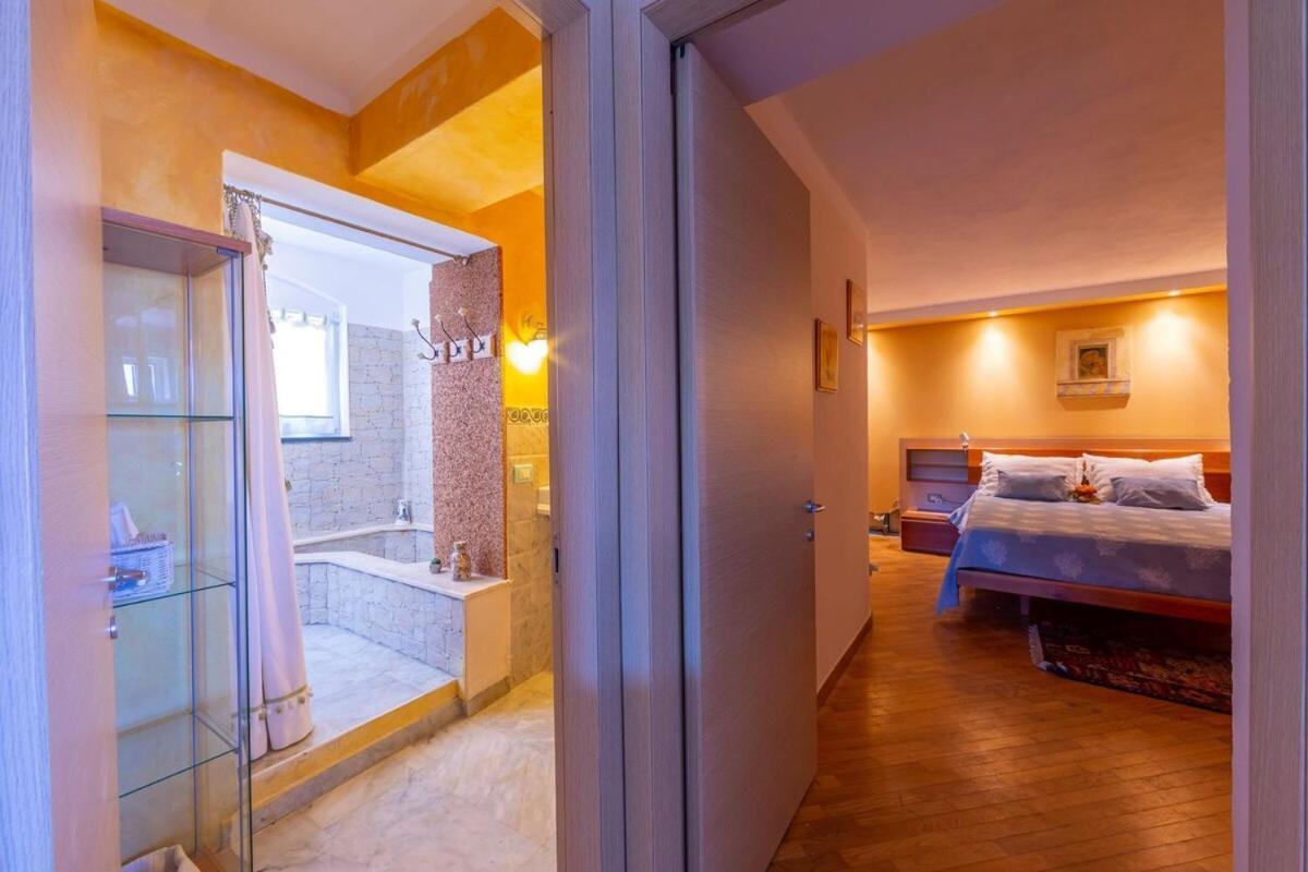 La Casa Fra Gli Ulivi Luxury Apartments With Pool Near Cinque Terre And Tuscany Monte Marcello Exterior photo